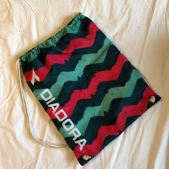 Diadora Sling String Bag - Picture 1 of 5